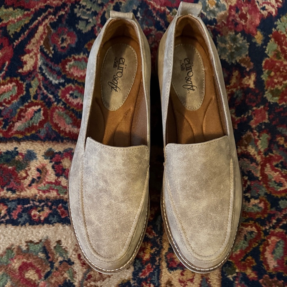 Euro Soft by Sofft Women’s Tan Slip-On Loafers